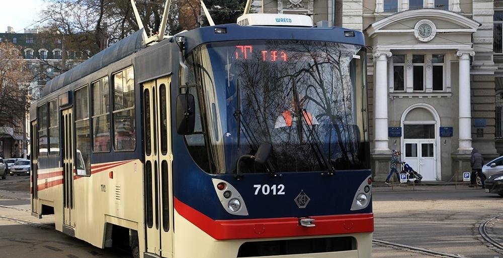 "В вагоне так холодно, что идет пар изо рта" - одесситов катают в х... "В вагоне так холодно, что идет пар изо рта" - одесситов катают в холодных трамваях, Светлана Городилова