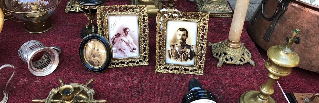 Антикварная посуда, старинные монеты и часы: что продают на одесской Староконке, - ФОТОПЯТНИЦА 