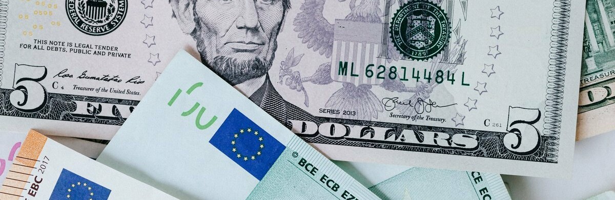 Курс валют в Одессе, 24 марта, на 7км, межбанке, в обменниках