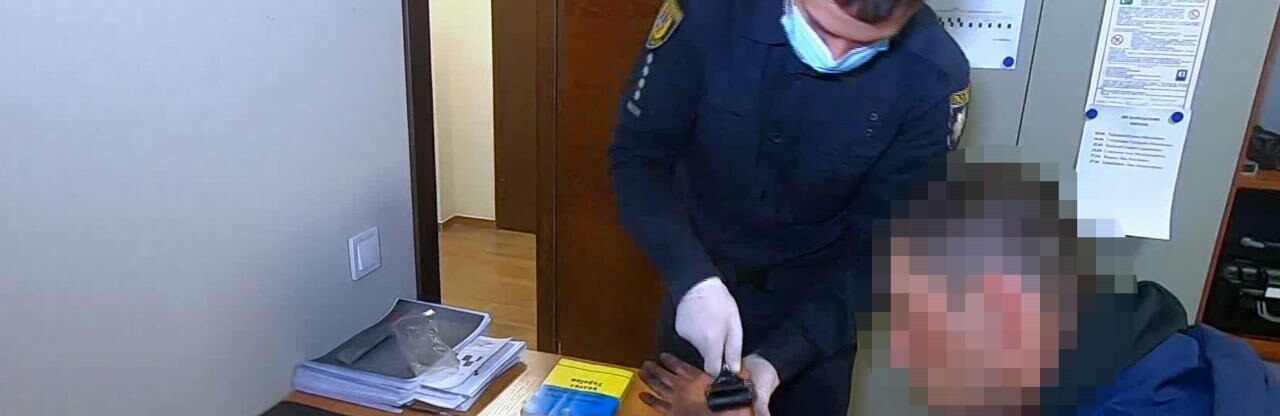Задержание в одесском аэропорту: подозреваемый пытался вывезти в Турцию завербованных мужчин