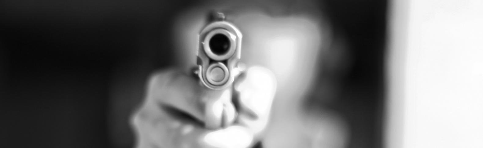 Приложил пистолет к виску стоматолога: в Одессе задержали хулигана, - ФОТО