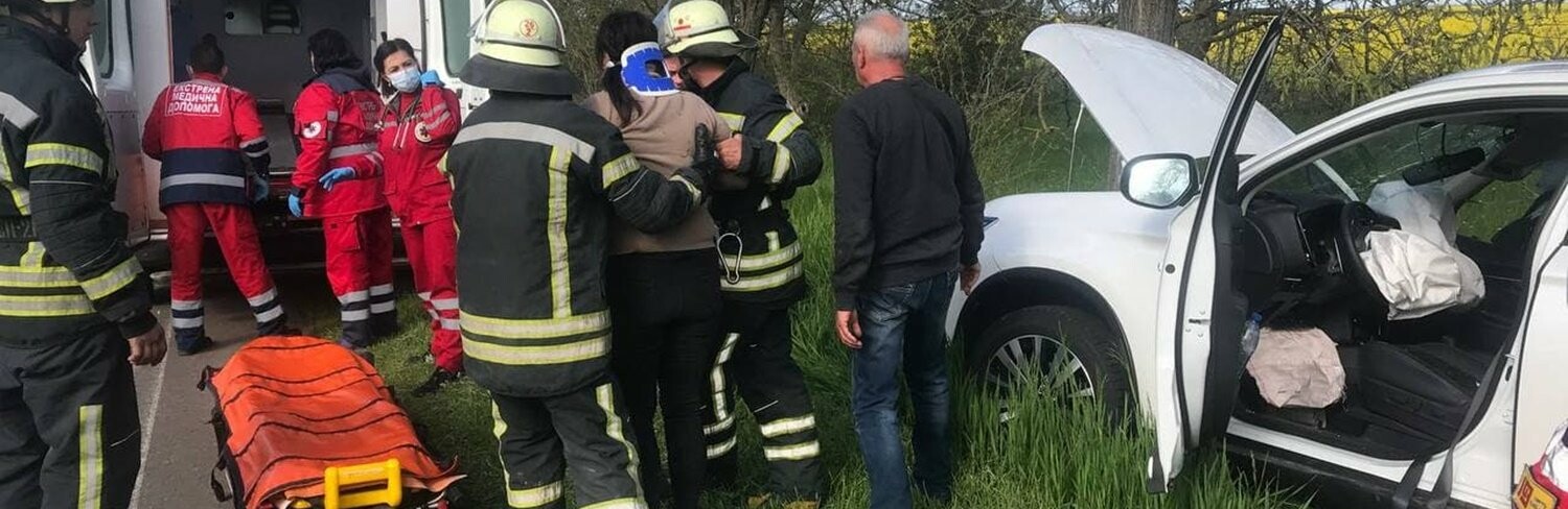 В Одесской области из салона покорёженного авто доставали женщину, - ФОТО