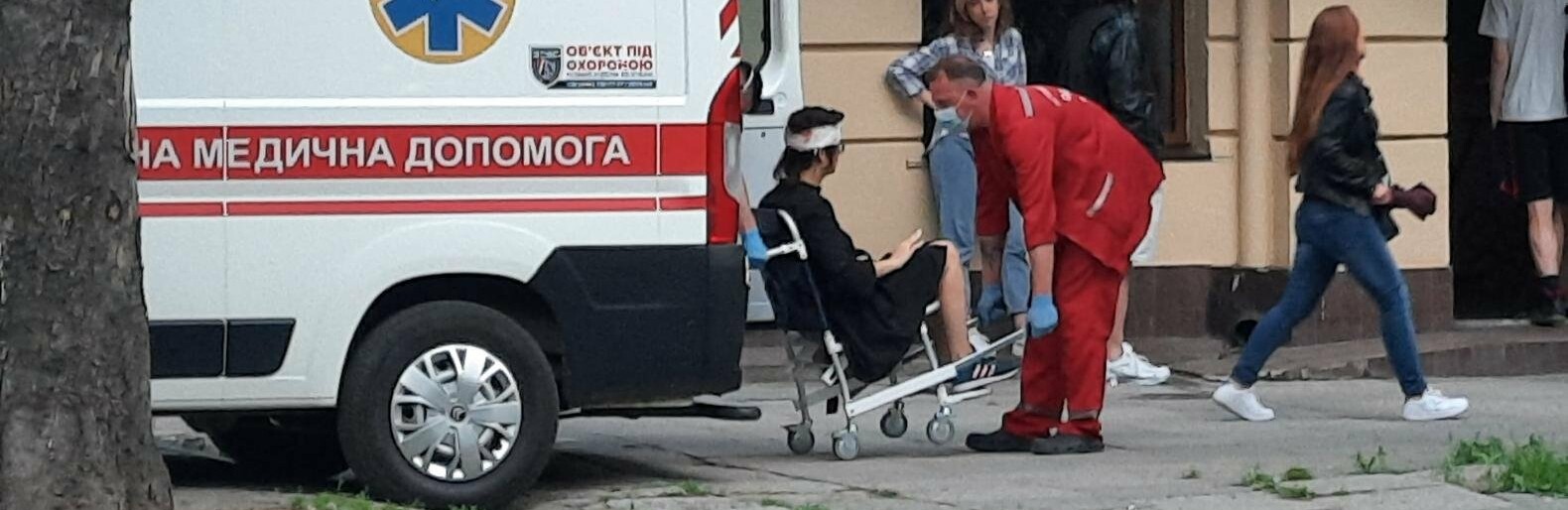 Разбила голову: в центре Одессы девушка упала с электросамоката, - ФОТО