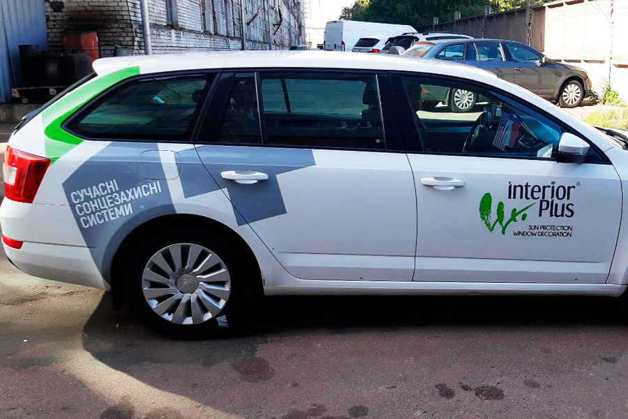Виготовлення наліпок для авто від компанії Thor Print Виготовлення наліпок для авто від компанії Thor Print