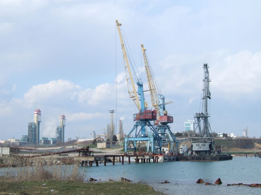 Port_of_Yuzhny1