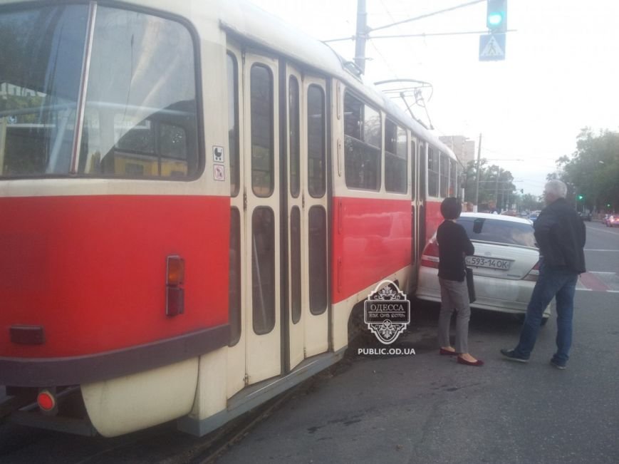 8y_ZHzdamgQ-1200x900