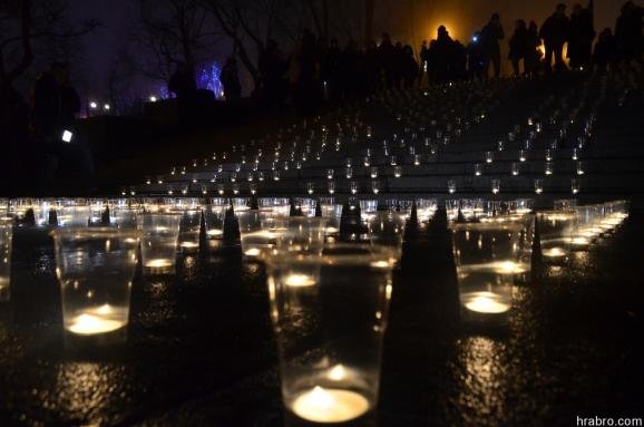 В Одессе зажгли огненный Герб Украины (ФОТО) (фото) - фото 1 В Одессе зажгли огненный Герб Украины (ФОТО) (фото) - фото 1