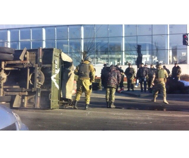 В Одессе в ДТП попал грузовик военных (ФОТО) (фото) - фото 1