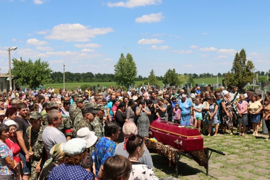 В Одесской области попрощались с погибшим в зоне АТО сапером (ФОТО) (фото) - фото 1