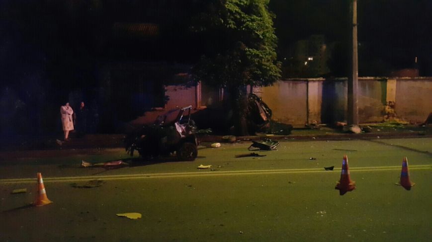 В страшной аварии на Грушевского разбился одессит: Машина буквально рассыпалась на куски (ФОТО) (фото) - фото 1