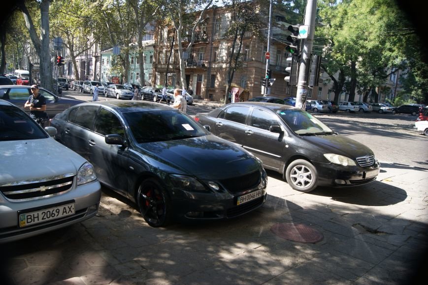 Одесские автохамы заблокировали Лорткипанидзе (ФОТО) (фото) - фото 1