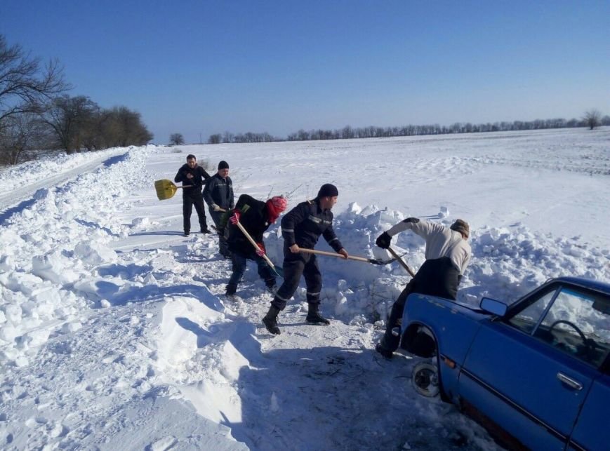 Гайдар своими руками откапывала 