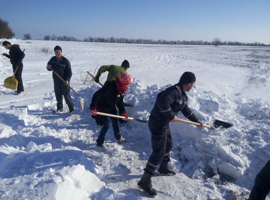 Гайдар своими руками откапывала 
