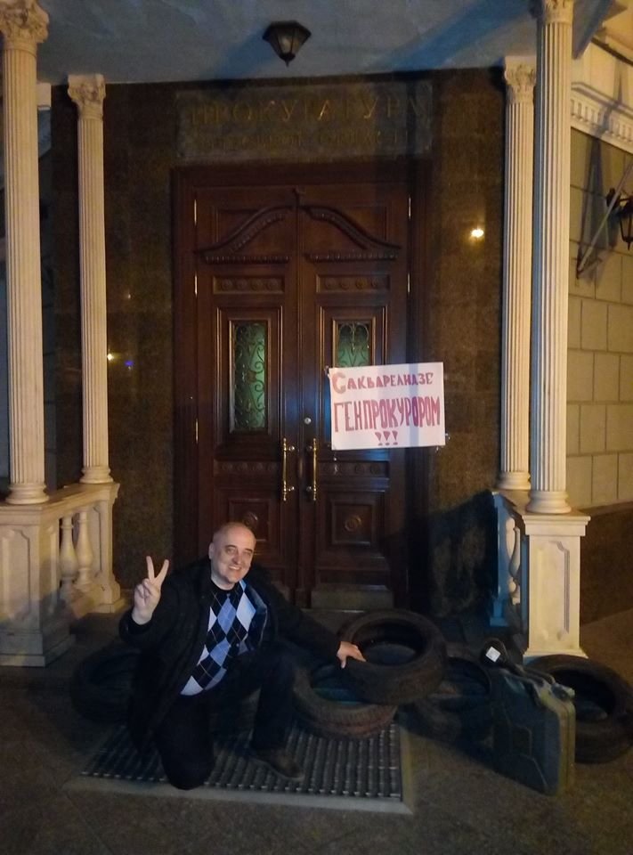 Под стенами одесской прокуратуры ночью началась бессрочная акция (ФОТО) (фото) - фото 1